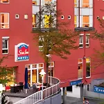 Star Zentrum, By Comfort 3*