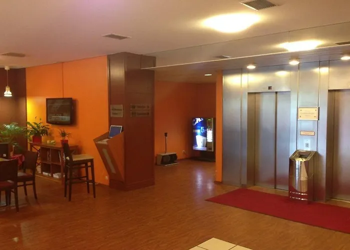 Star Zentrum, By Comfort 호텔 3*