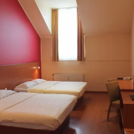 Star Zentrum, By Comfort Hotel Řezno