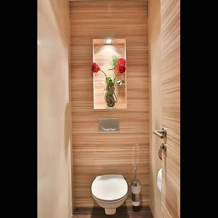 Star Zentrum, By Comfort Řezno